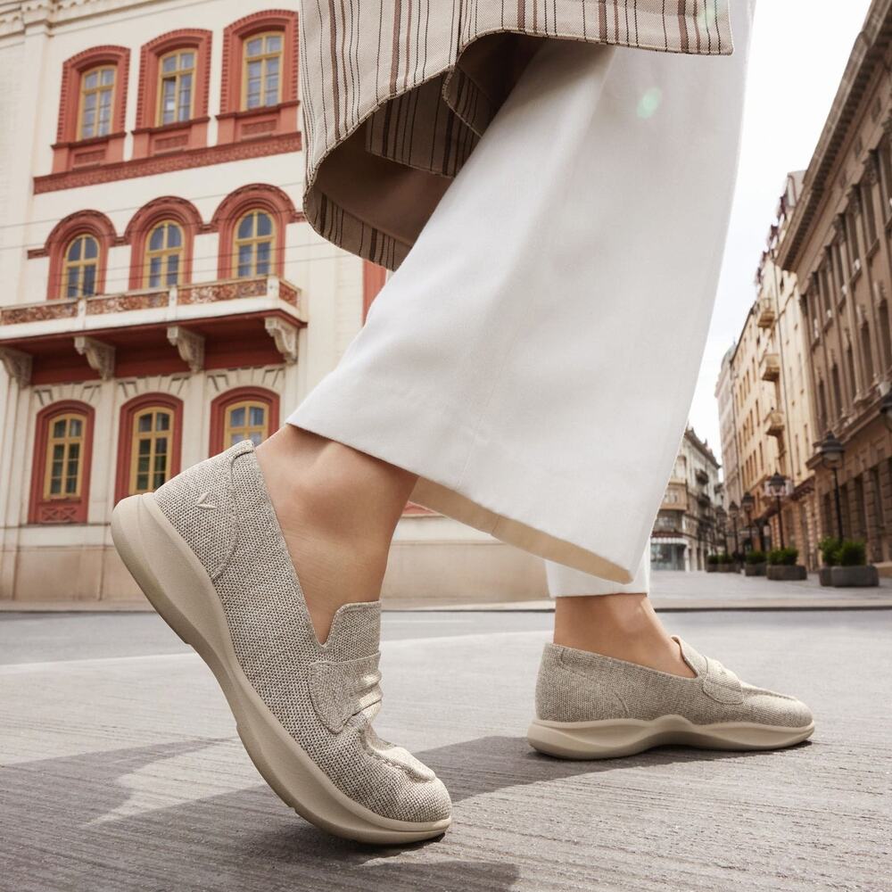 Vivaia Ivana Walker ProHybrid Comfort Penny Loafers Water RPT Flats Oatmeal 10.5